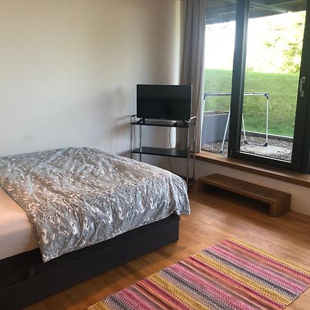 Ferienwohnung Mainaublick Констанц Екстериор снимка